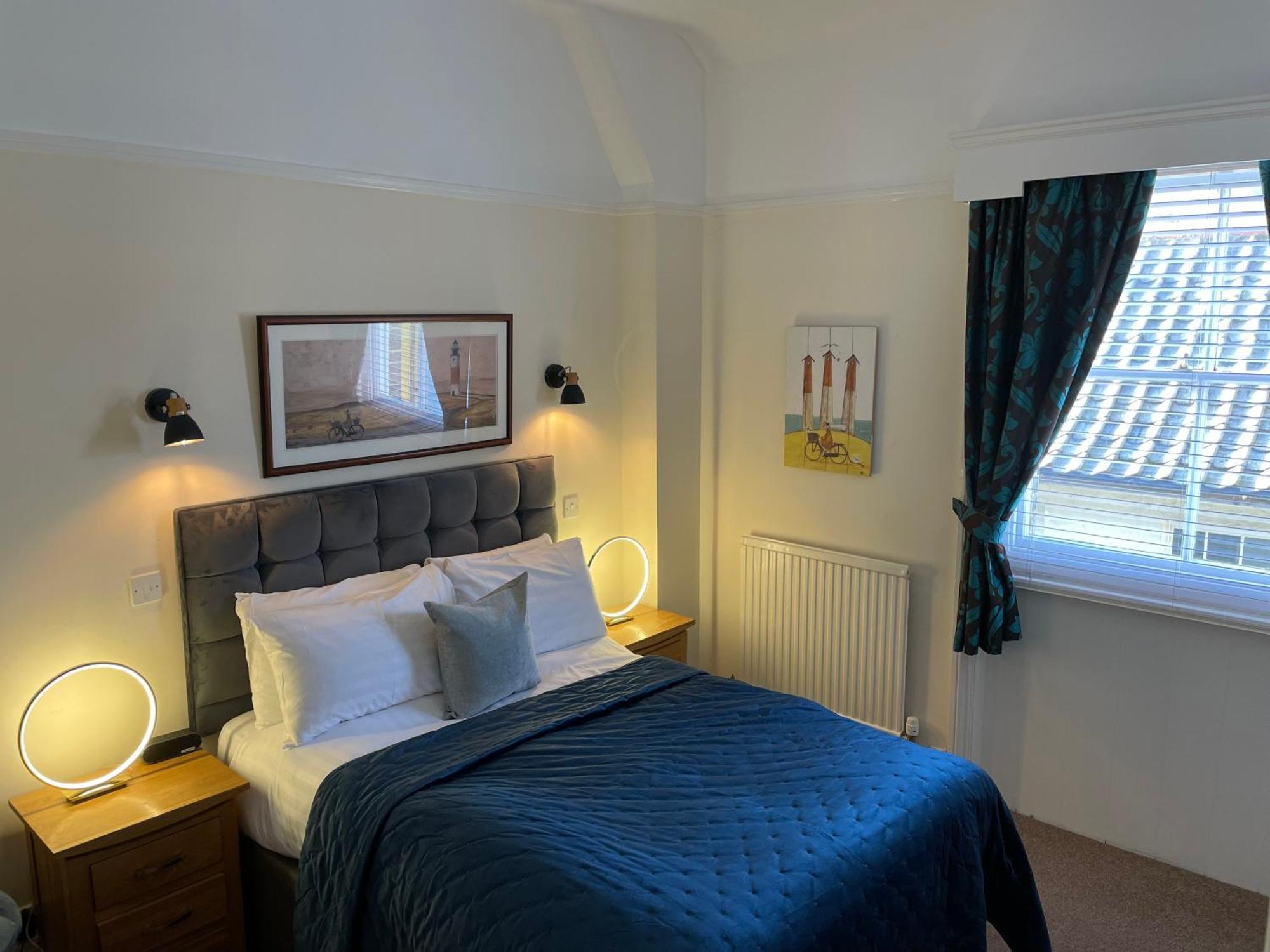 The Red Lion Hotel Кромер Экстерьер фото